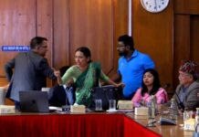 ‘भोलिदेखि फोहोर लैजान दिन्नौँ’ भन्दै बैठकबाट निस्किइन् आशिका तामाङ