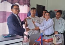 लोककल्याणकारी विज्ञापनको बजेट कटौतीविरुद्ध झापा हुलाकमा ज्ञापनपत्र, ताला लगाउने चेतावनी